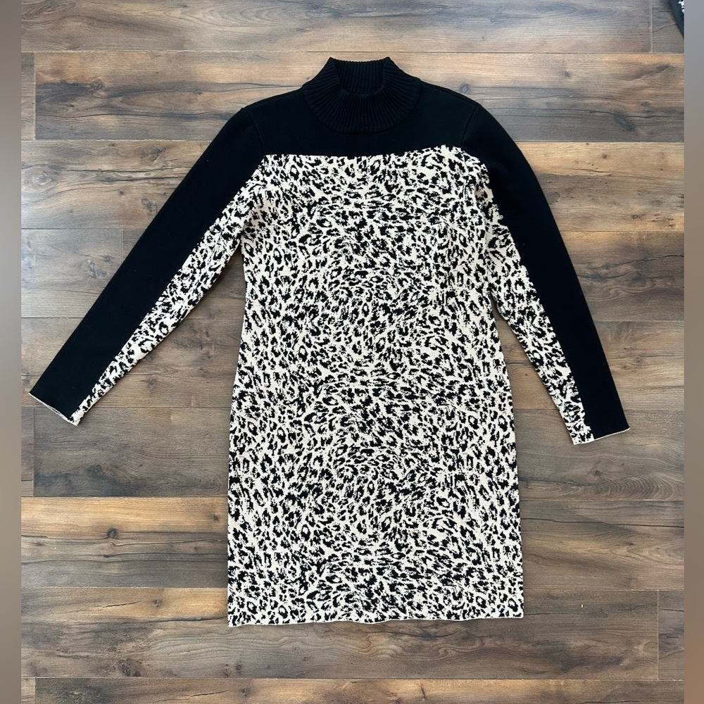 DKNY Leopard Print Sweater Dress M Turtleneck Bodycon Chic - Picture 1 of 5